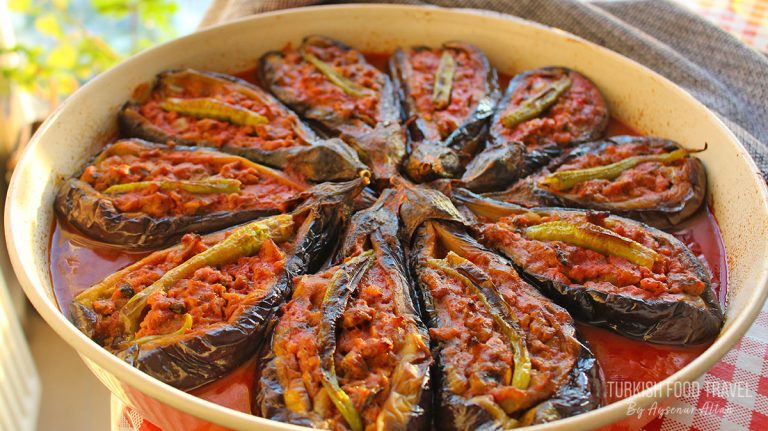 Turkish Stuffed Eggplant “Karniyarik”