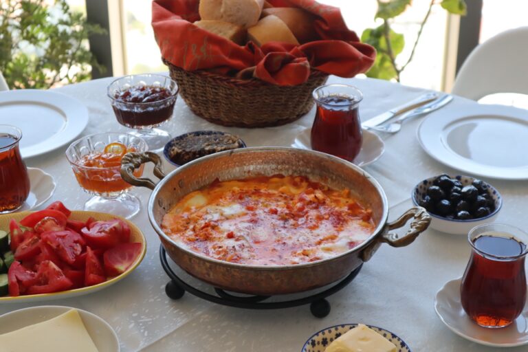 How To Make MENEMEN, Famous Turkish Egg Dish